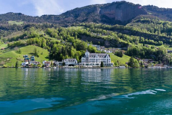 Súčasná slovenská literatúra: Trendy, žánre a mladá generácia autorov