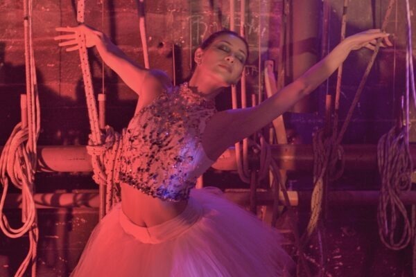 Portrétna a módna fotografia: Estetika, komercia a identita