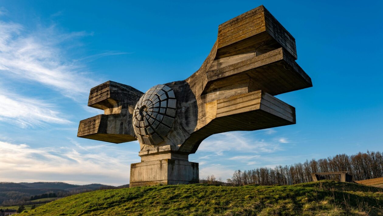 Architektonické prvky gotiky: Lomený oblúk, oporný systém a výškové ambície