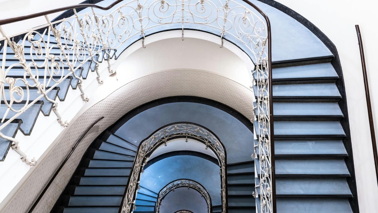 Spoločenská kritika v realistickej tvorbe: Umenie ako zrkadlo spoločnosti