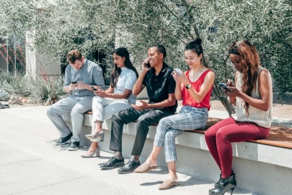 Brian Eno a koncept „music for airports“: Teória a prax ambientnej hudby