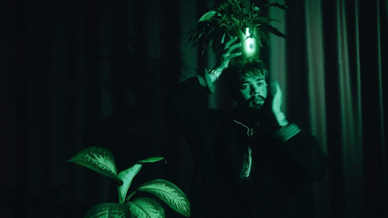 Symbolika a metafora v básnickom prejave: Trópy a figúry v slovenskej poézii