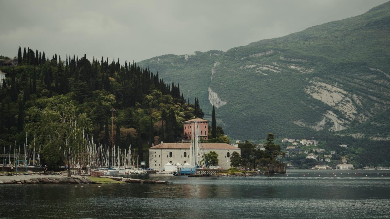 Neorealizmus v talianskej literatúre: Reflexia povojnovej reality a spoločenská kritika
