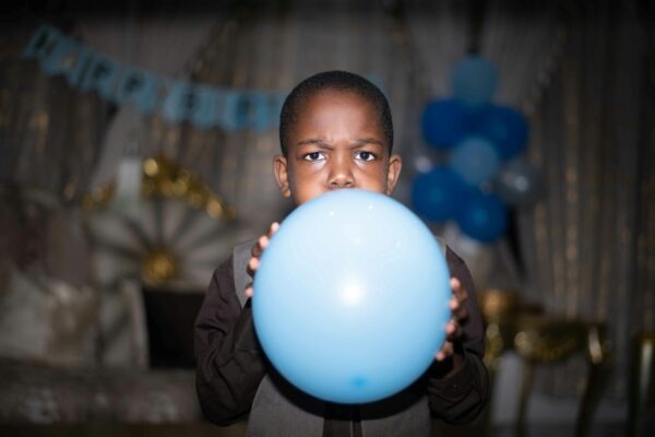 Koloniálna skúsenosť a literárny protest: Dekolonizácia mysle v textoch